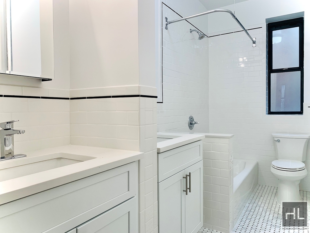 West 170th Street - Photo 5