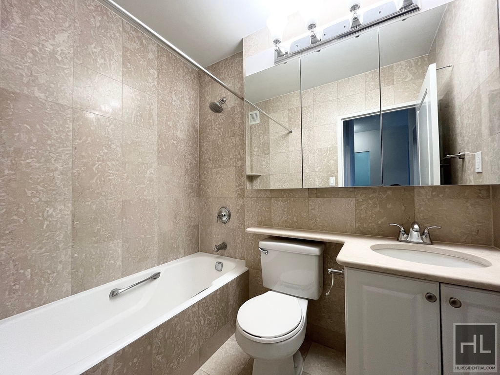 East 31st Street - Photo 4