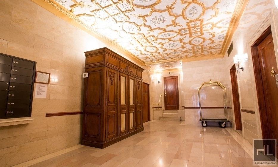 East 80th Street - Photo 7