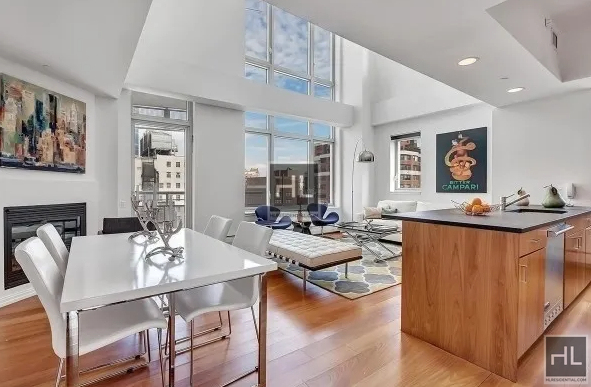 East 59 Street - Photo 0
