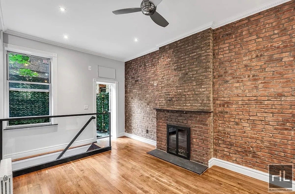 Hudson St - Photo 0
