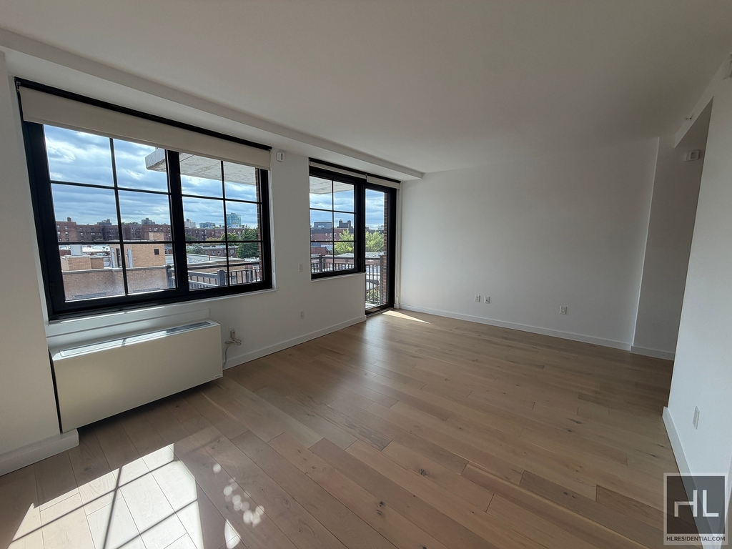 Northern Boulevard - Photo 1