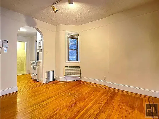 East 84 Street - Photo 1