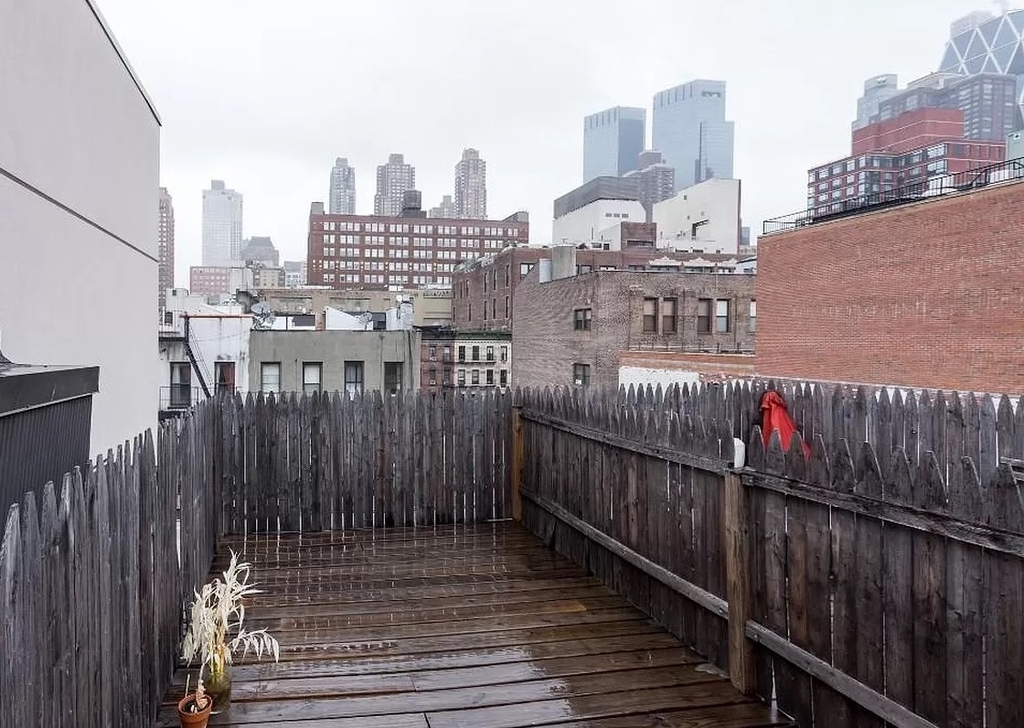 W 53rd St. - Photo 4