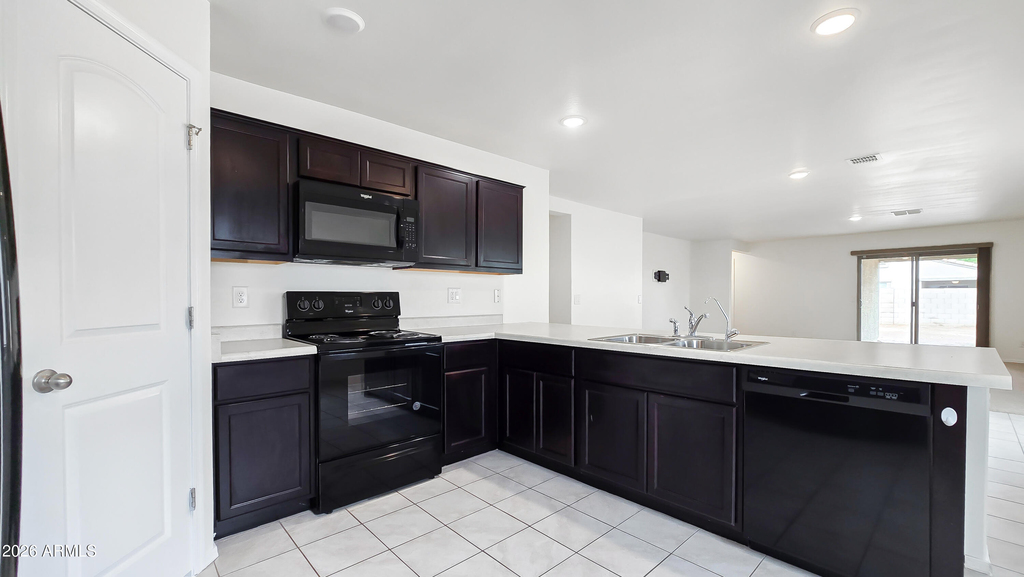 8562 S 253rd Avenue - Photo 5