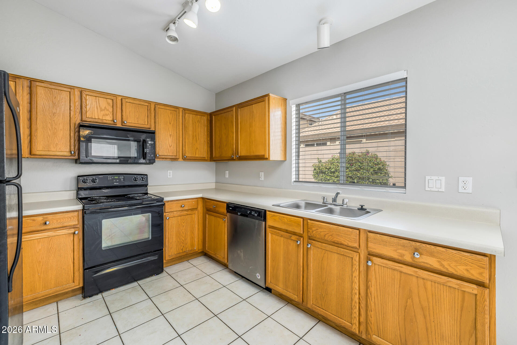 6640 E Russell Street - Photo 7