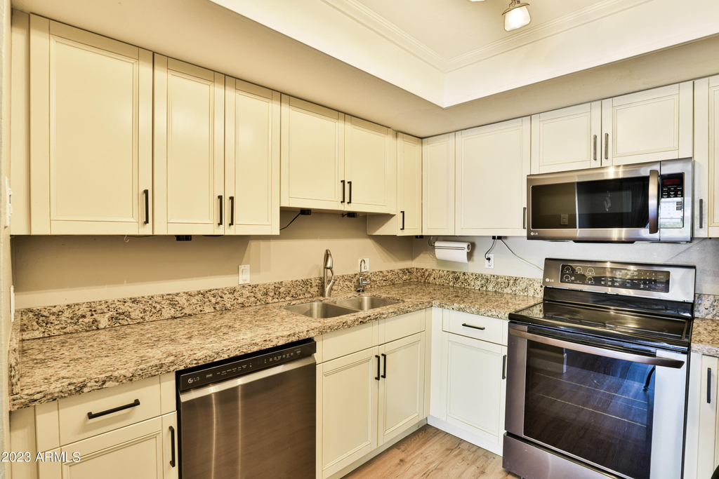 7920 E Camelback Road - Photo 5