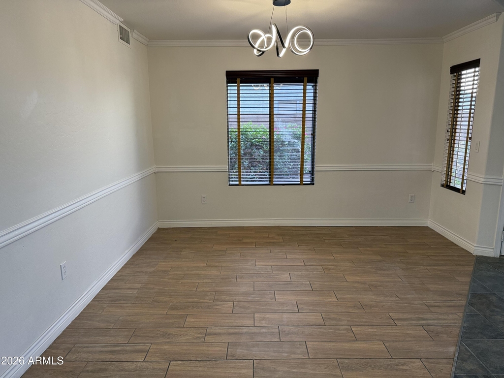 518 W Scott Avenue - Photo 11