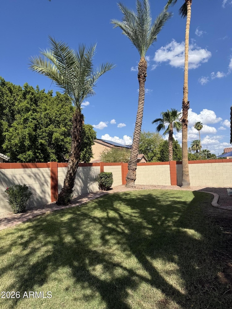 518 W Scott Avenue - Photo 28