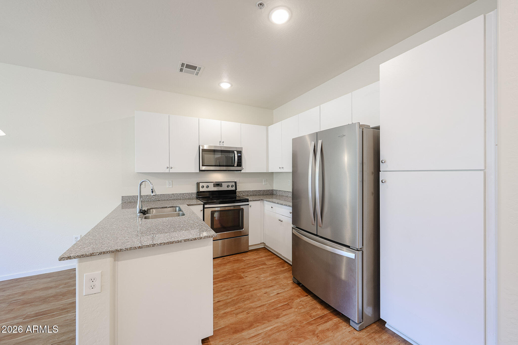 2321 E Hidalgo Avenue - Photo 5