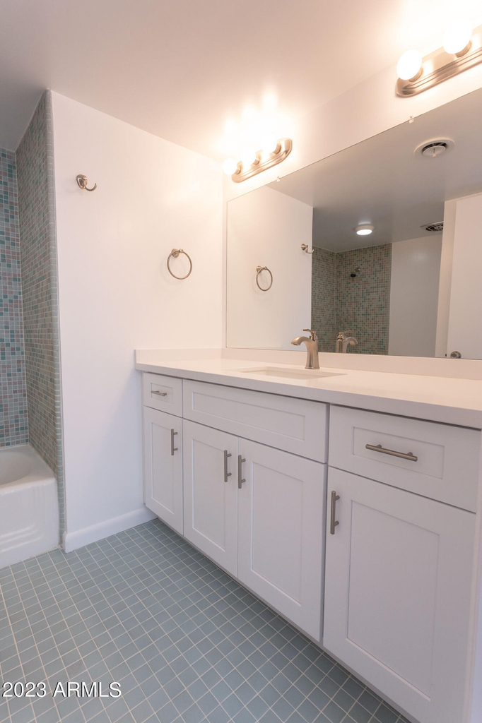 1043 E Maryland Avenue - Photo 8