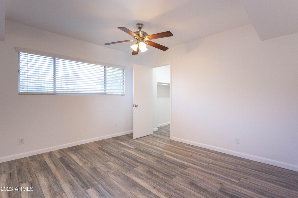 1043 E Maryland Avenue - Photo 7