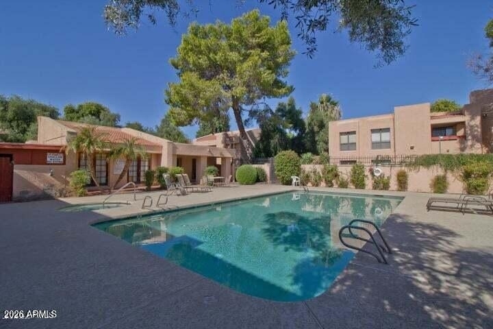3131 W Cochise Drive - Photo 0