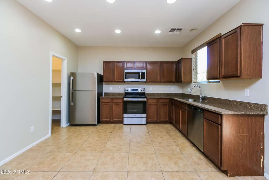 42480 W Santa Fe Street - Photo 4