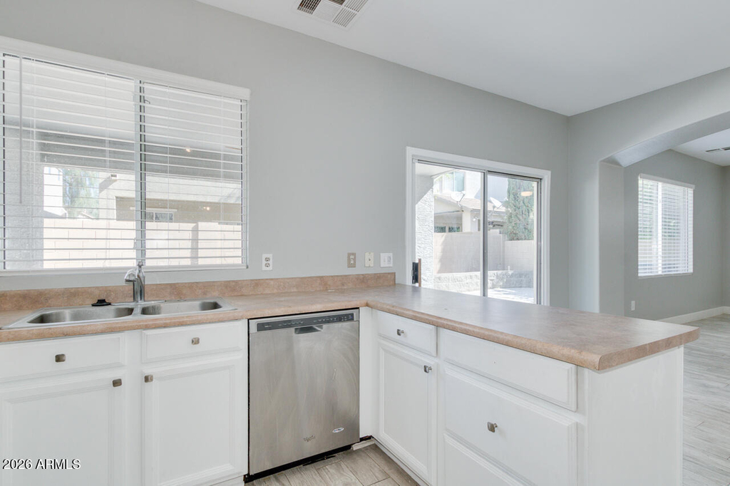 4230 E Windsor Drive - Photo 26