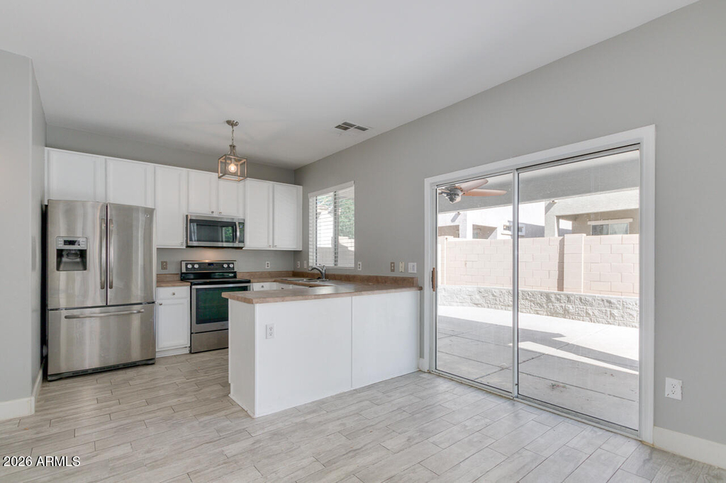 4230 E Windsor Drive - Photo 1