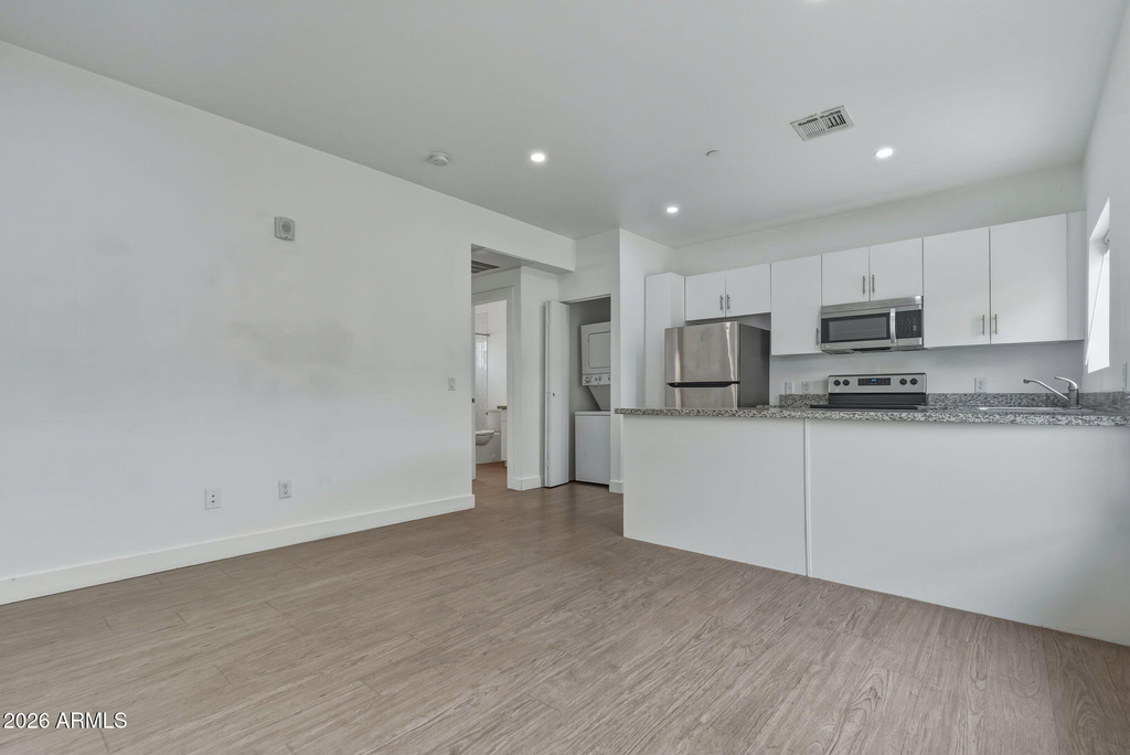 622 N 9th Avenue - Photo 4