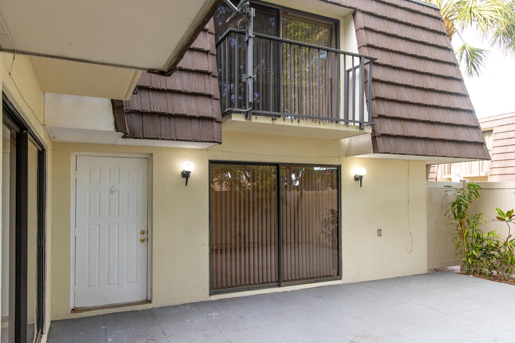 7406 74th Way - Photo 4