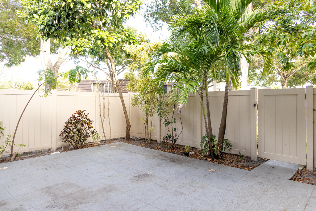 7406 74th Way - Photo 6