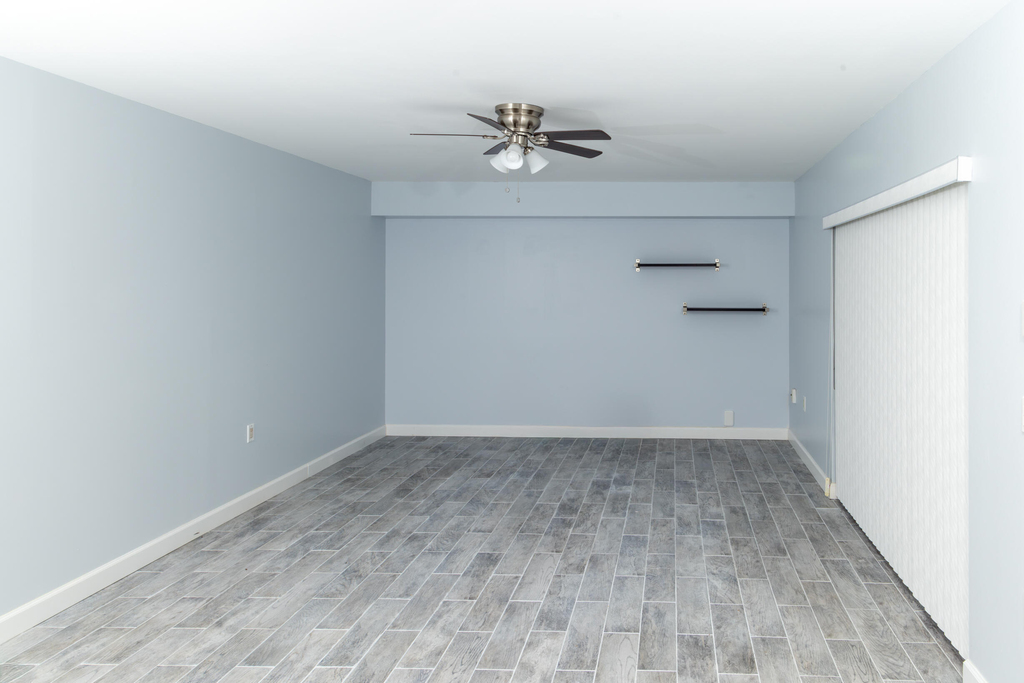 7406 74th Way - Photo 1