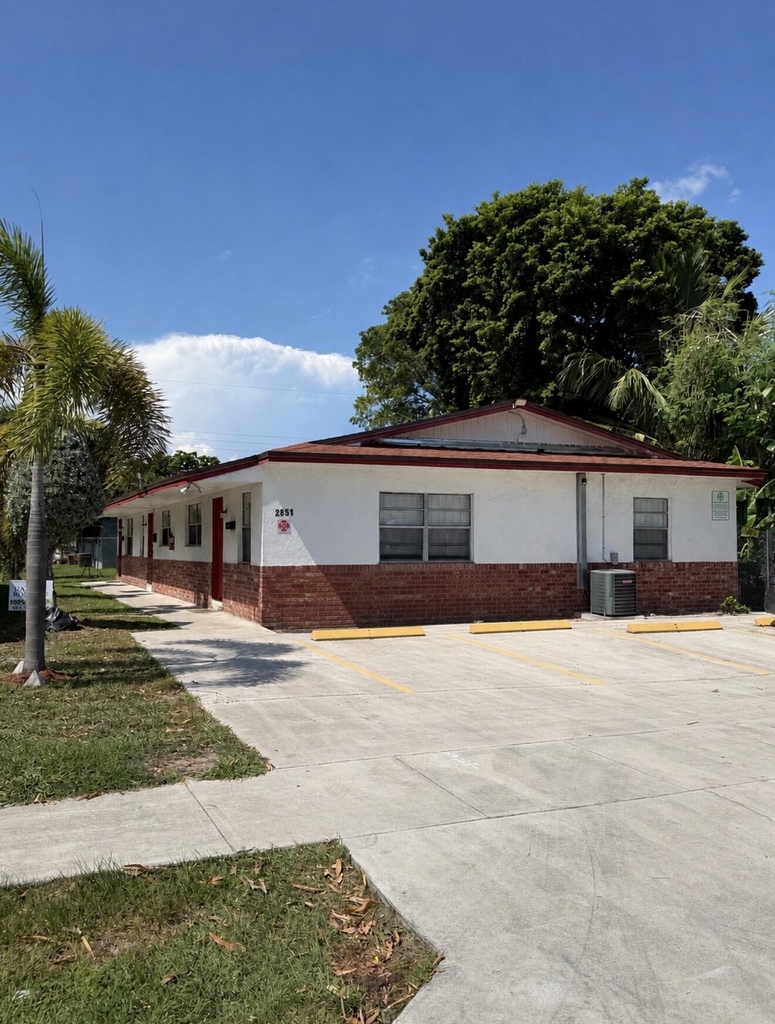 2851 Nw 11th Place - Photo 0