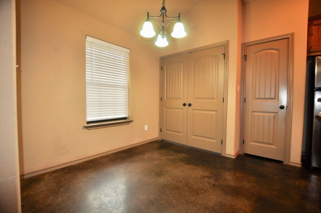 663 W Tarleton Street - Photo 6