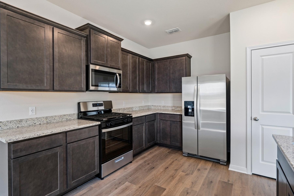 8433 White Wolf Trail - Photo 2