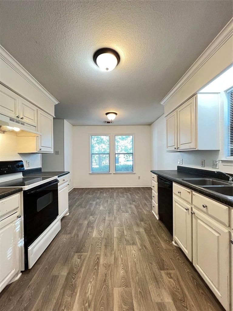 403 W Oak Street - Photo 5