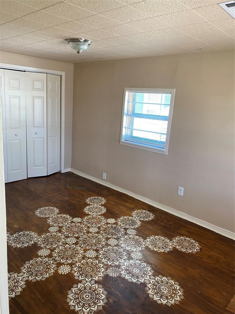 1910 N Travis Street - Photo 14