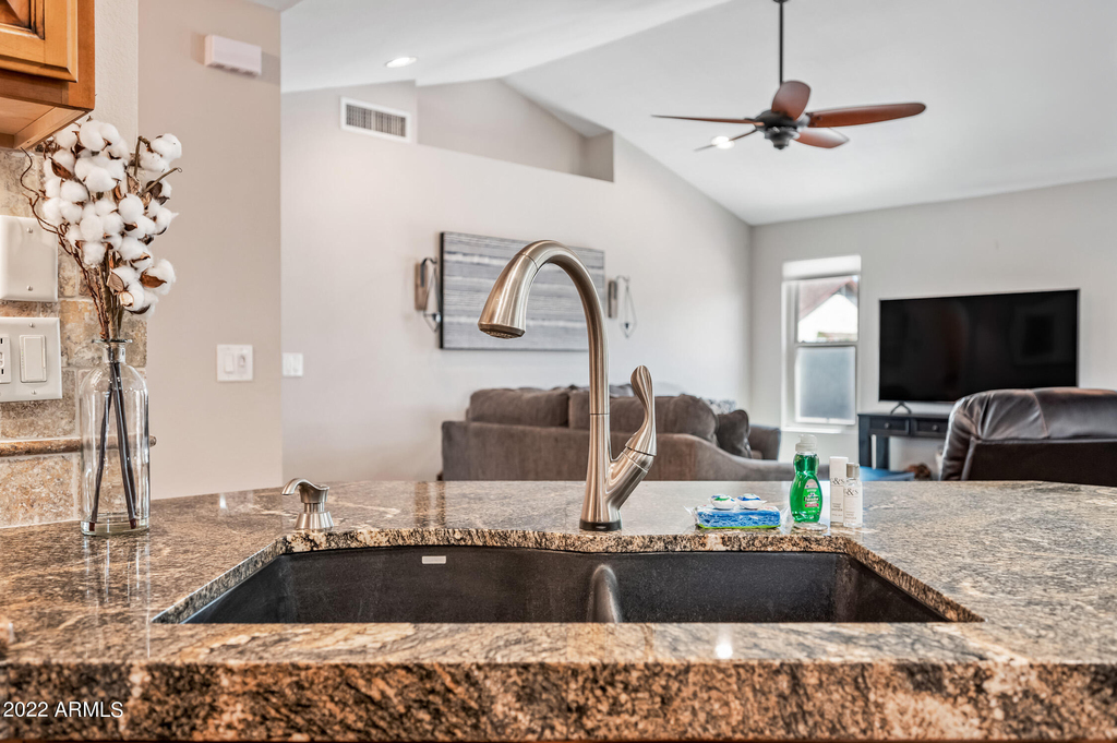 3659 W Elgin Street - Photo 16