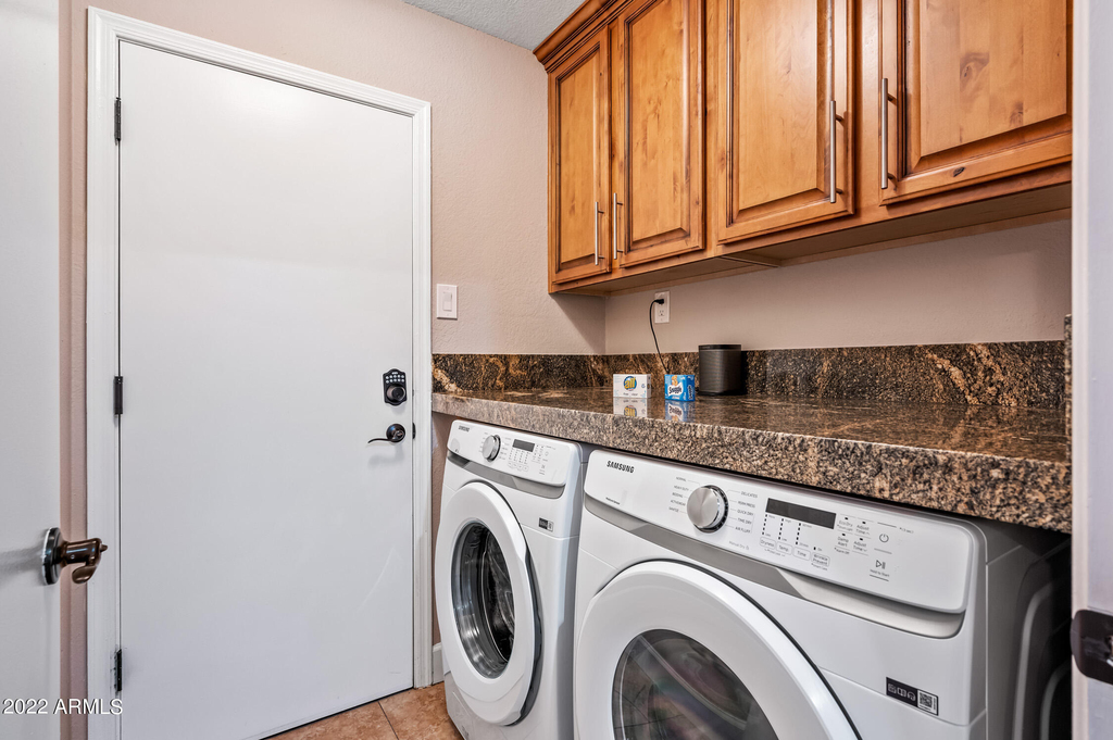 3659 W Elgin Street - Photo 34
