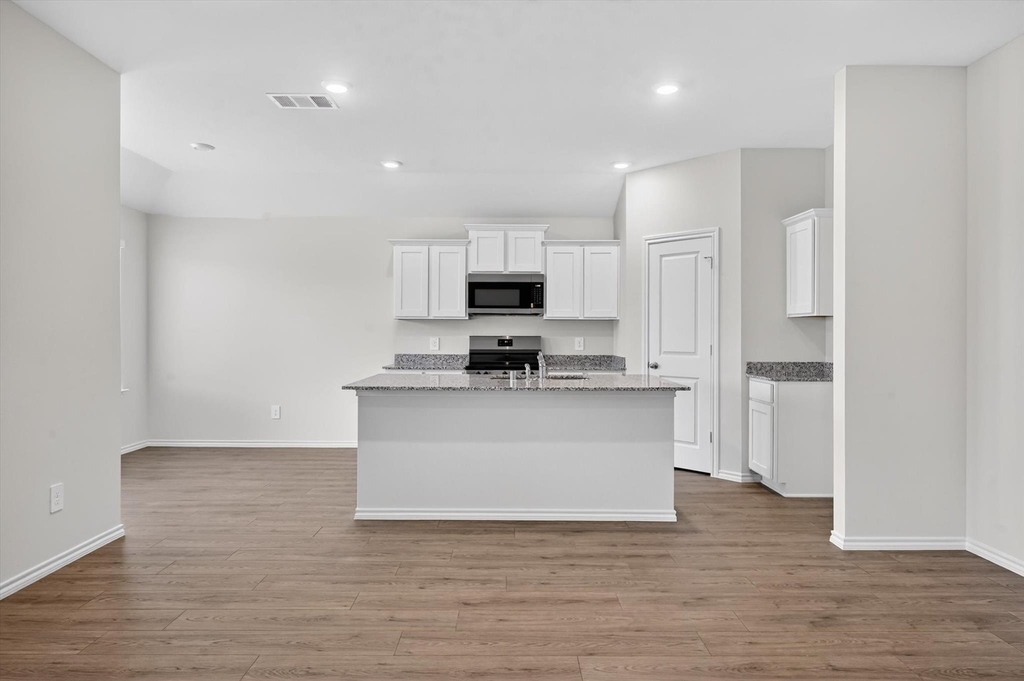 3918 Applewood Trail - Photo 3