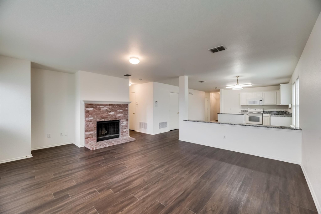 2946 Midbury Drive - Photo 7