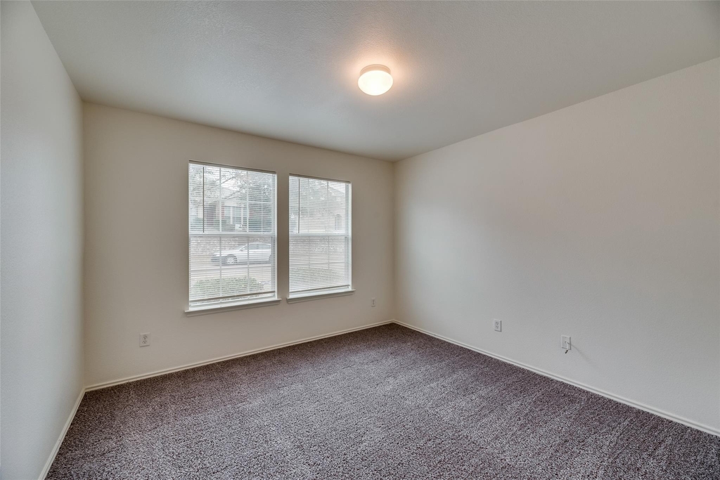 2946 Midbury Drive - Photo 15