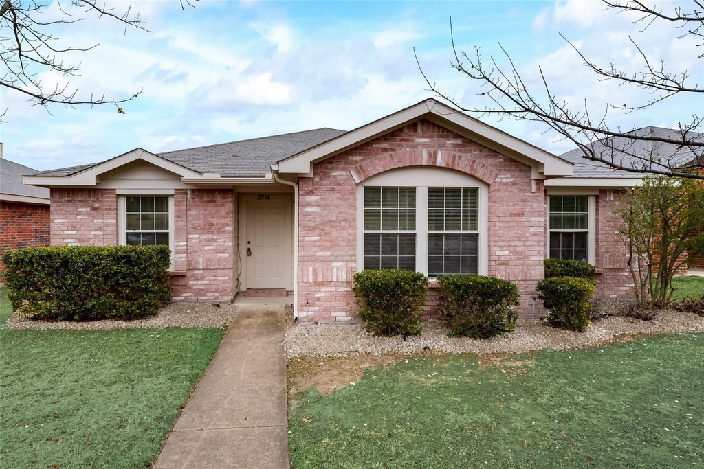 2946 Midbury Drive - Photo 0