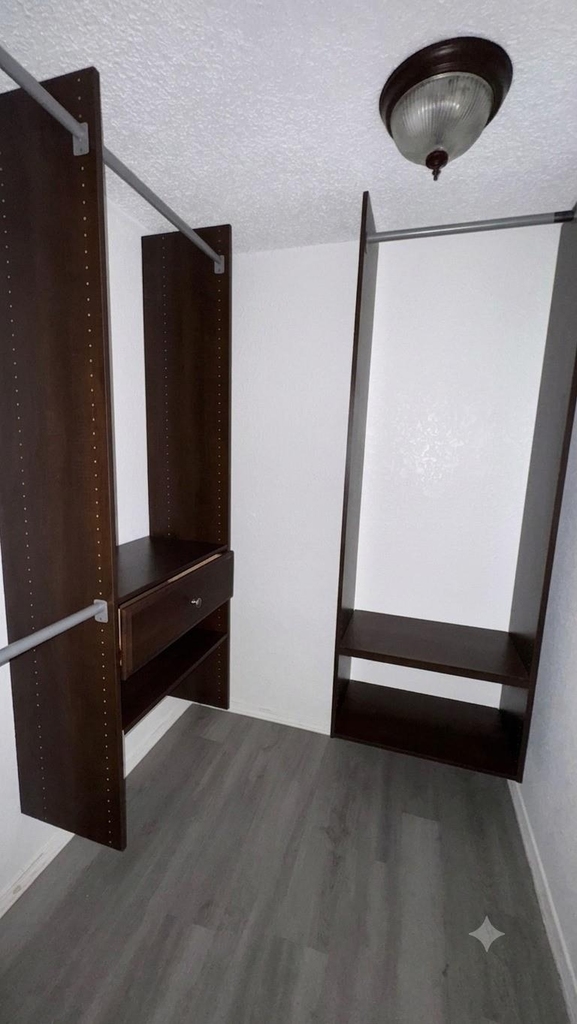 9811 Walnut Street - Photo 10