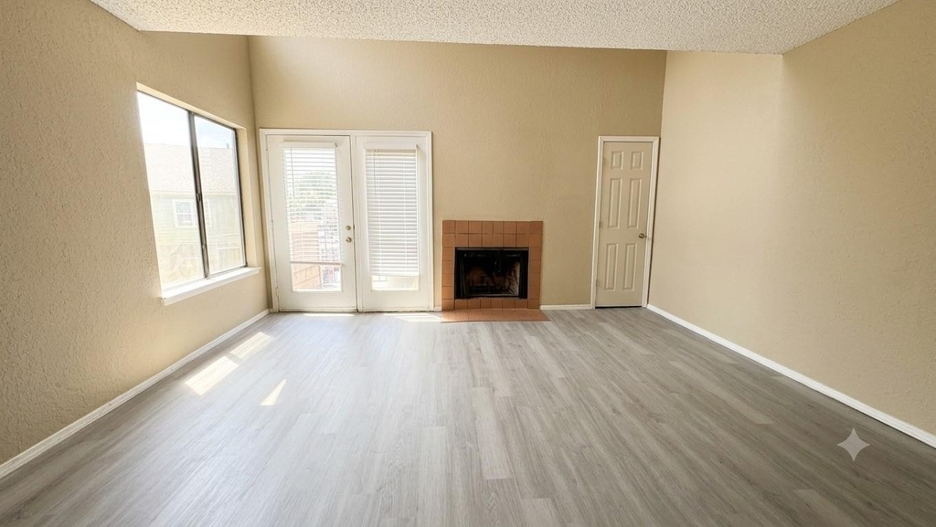 9811 Walnut Street - Photo 2