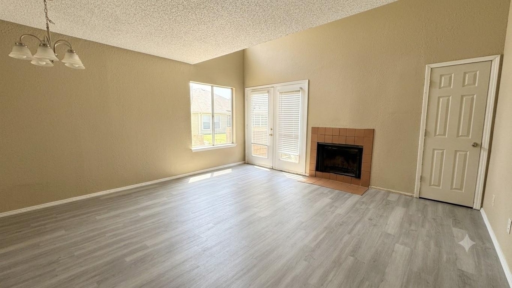9811 Walnut Street - Photo 3