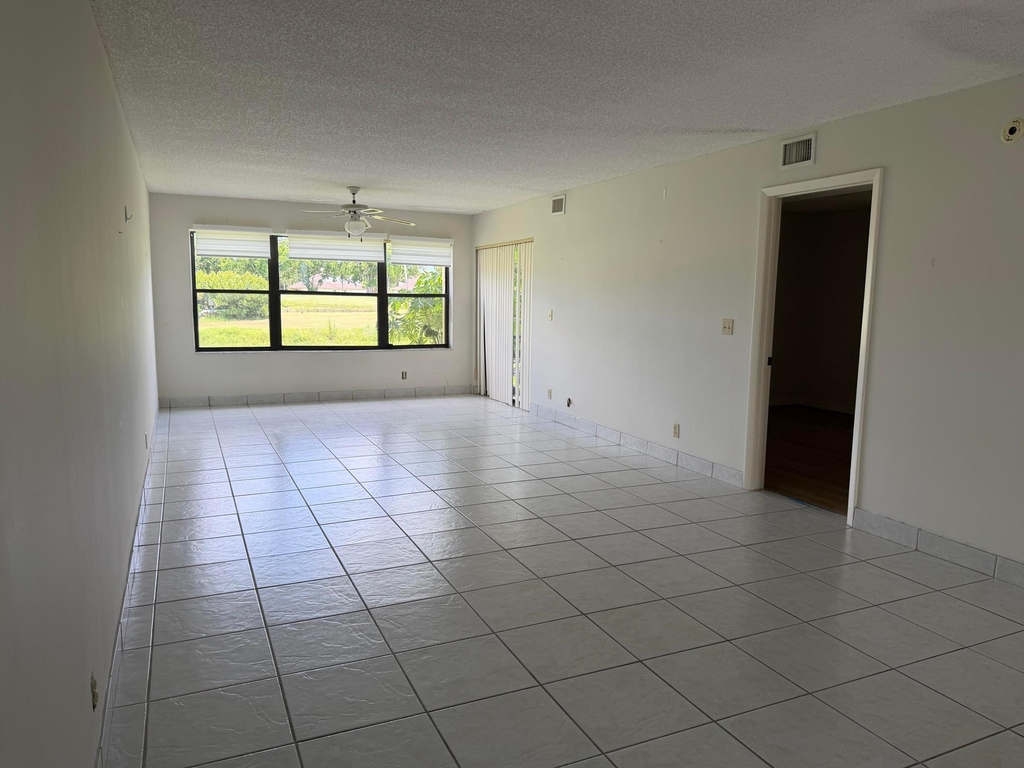 4692 Lucerne Lakes Boulevard E - Photo 3