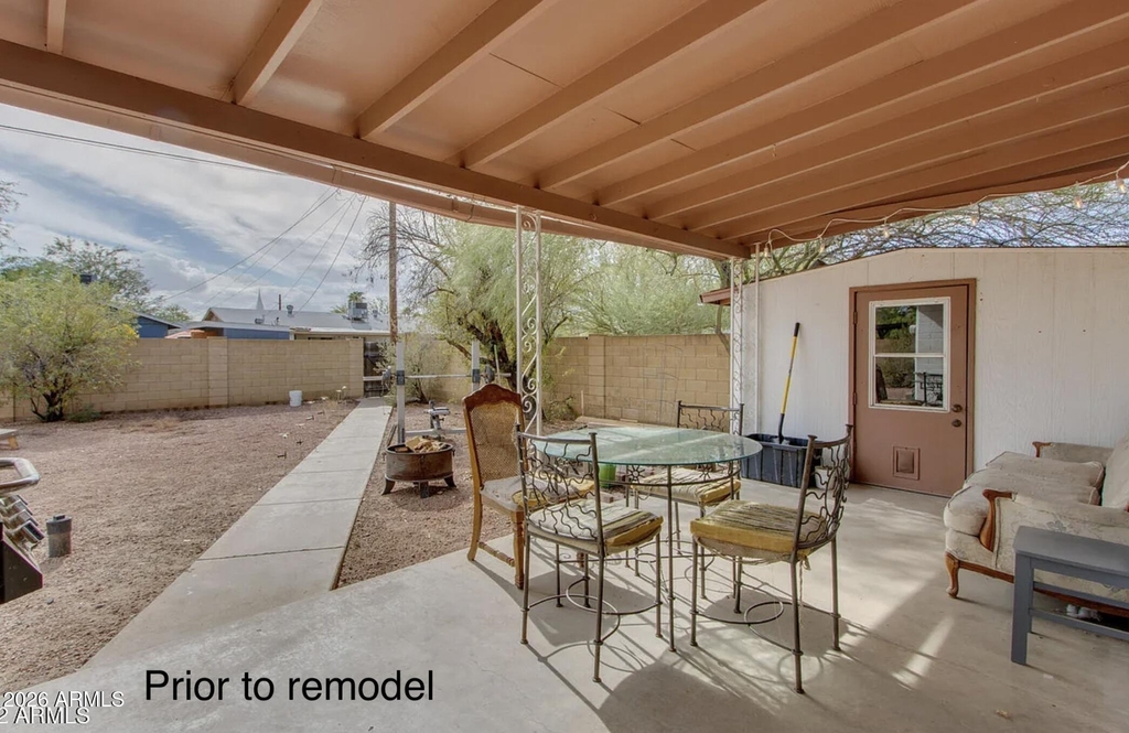 847 W 10th Street - Photo 10