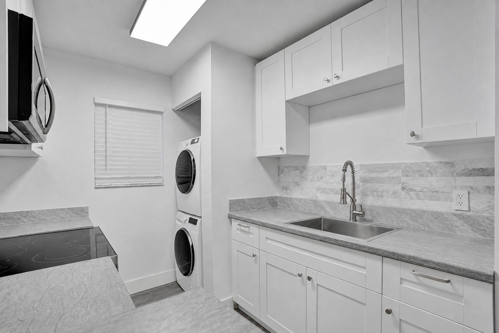 545 Trace Circle - Photo 1