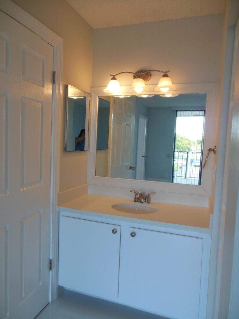728 Executive Center Drive - Photo 11