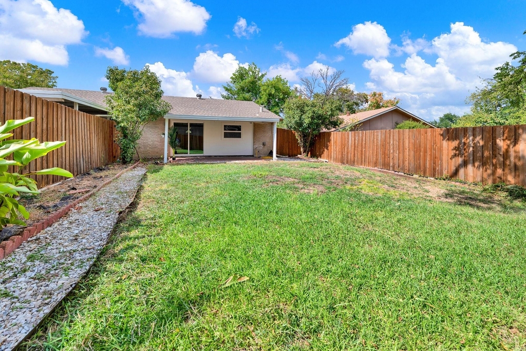 1906 Haymeadow - Photo 19