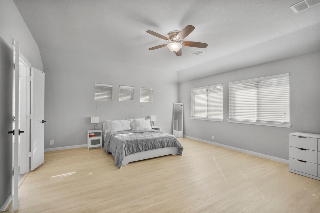817 Cloverwood Drive - Photo 11