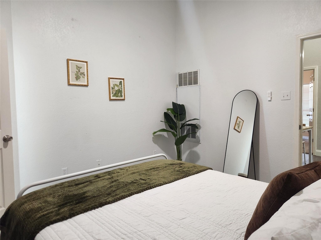 4800 W Lovers Lane - Photo 13