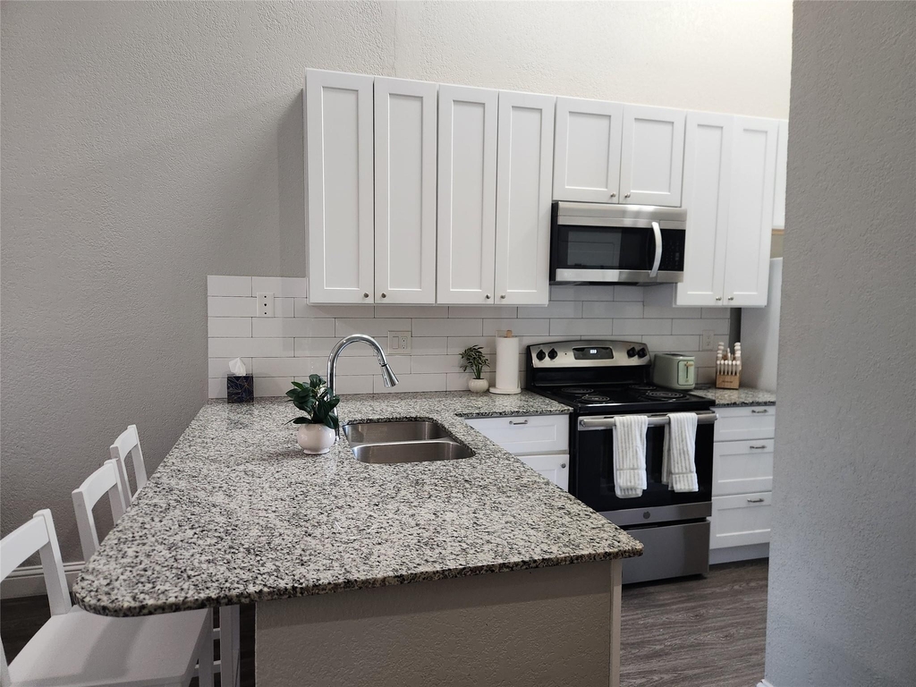 4800 W Lovers Lane - Photo 2