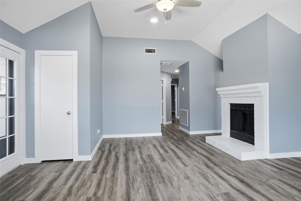 1728 Hackamore Street - Photo 2