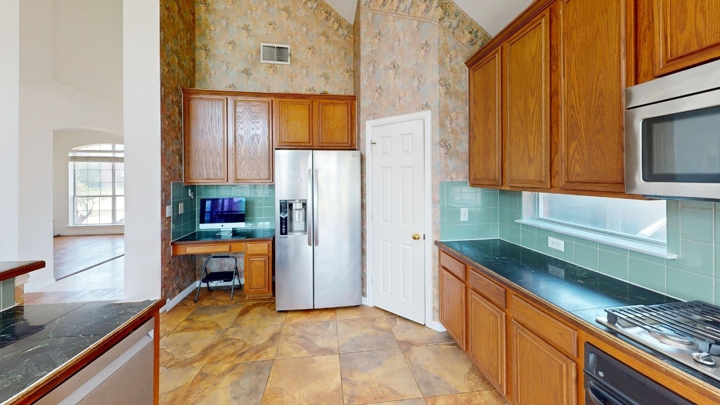 5624 Seneca Drive - Photo 2