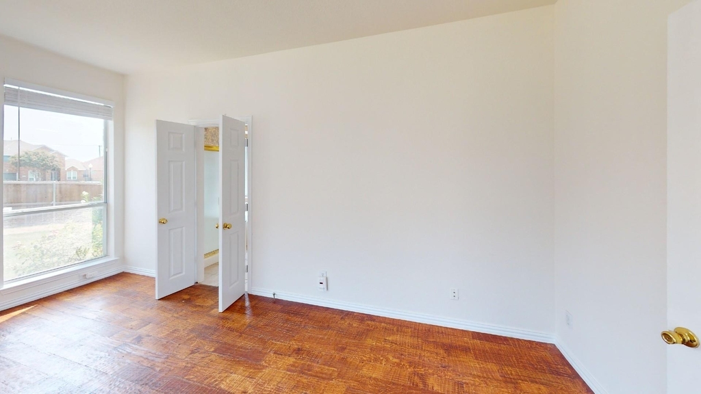 5624 Seneca Drive - Photo 5