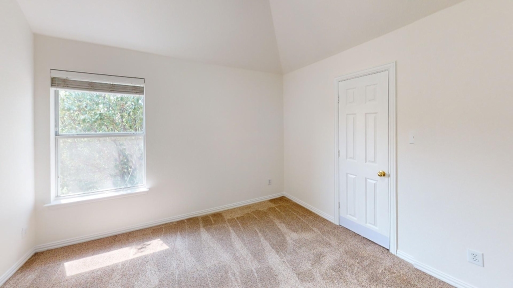 5624 Seneca Drive - Photo 12